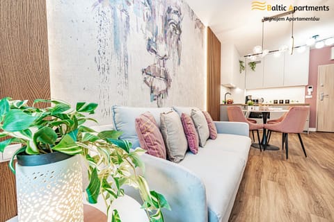 Bed, Kitchen or kitchenette, Living room