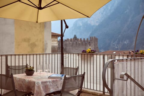 Appartamento Ania vista castello Apartment in Tenno
