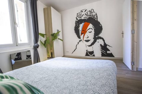 GregBnb - Centre Ancien - T2 Street Art - Wifi Apartment in Toulon