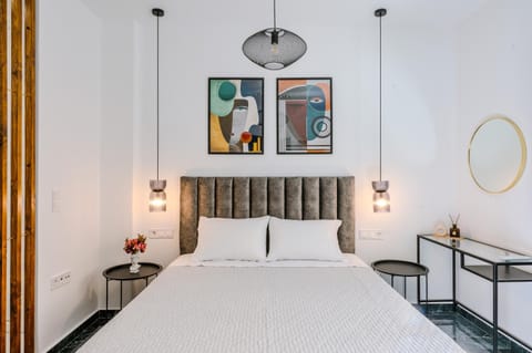 Photo of the whole room, Bedroom