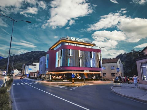 Property building, Day