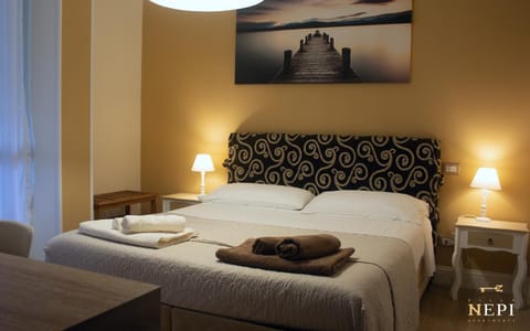 Bedroom, towels