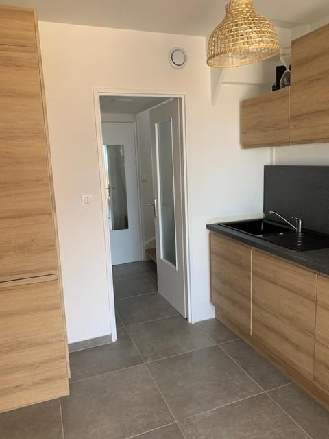 L'EFFET MER, DUPLEX SUR LE PORT AVEC SES 2 TERRASSES VUE MER Apartment in Hyères