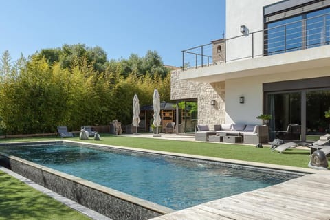 Villa in Juan-Les-pins with heated pool Villa in Antibes