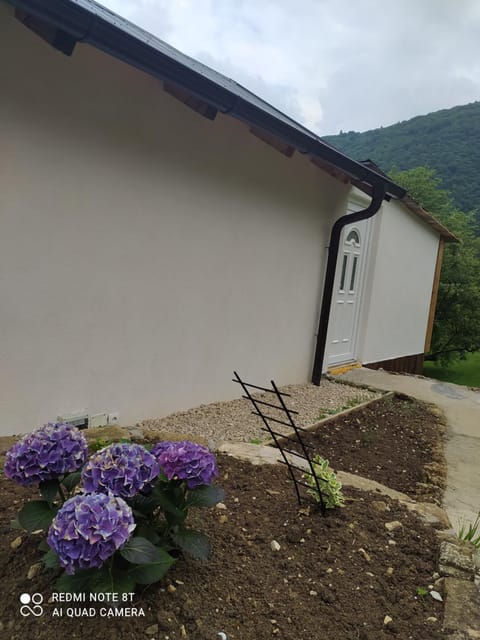 Lenilenii Bungalows Apartment in Federation of Bosnia and Herzegovina