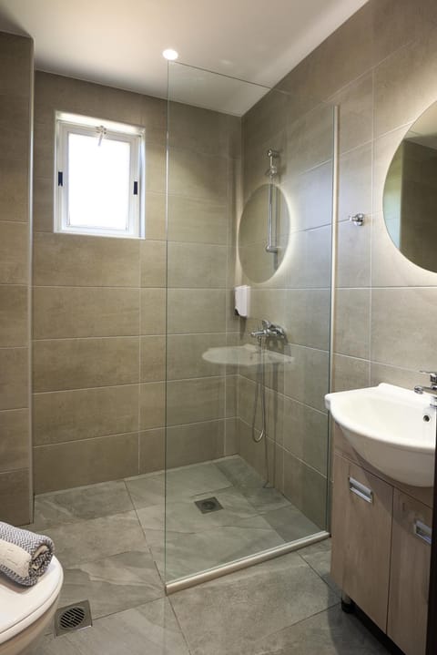 Shower, Toilet, Bathroom, heating, microwave