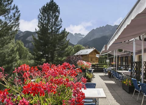 Patio, Spring, Summer, Mountain view
