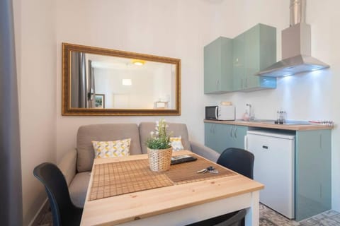 Dining area, Communal kitchen