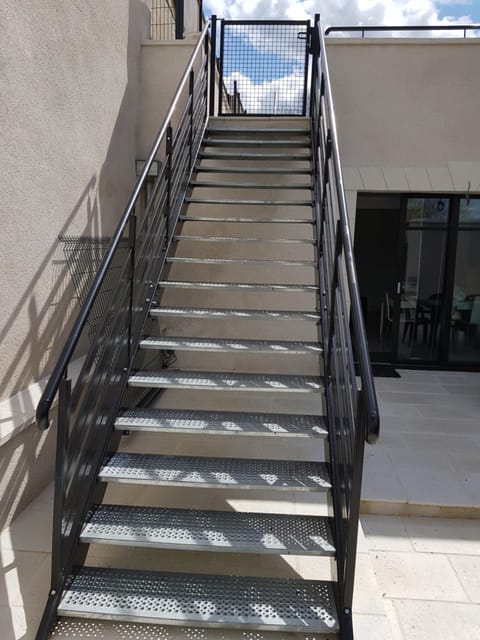 Facade/entrance, acessibility