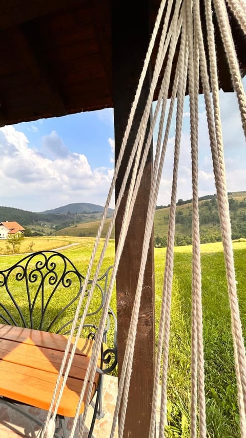 Balcony/Terrace, Mountain view
