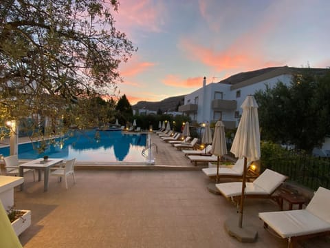 Patio, Swimming pool, Sunset