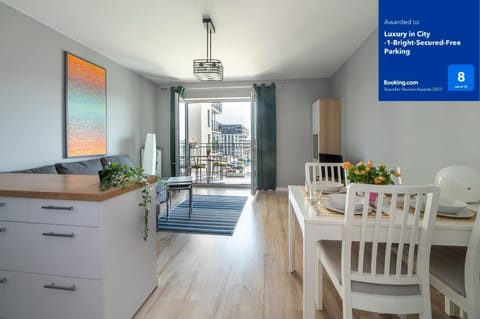 Balcony/Terrace, Living room