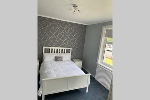 Beautiful two bedroom flat by the Loch Apartment in Scotland