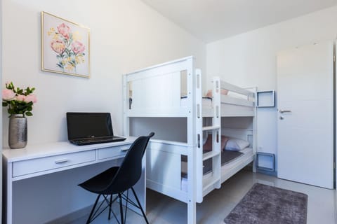 Petra modern apartment with free parking and BBQ Apartment in Zadar