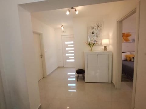 Petra modern apartment with free parking and BBQ Apartment in Zadar