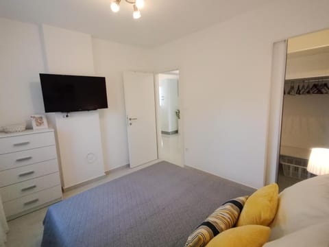 Petra modern apartment with free parking and BBQ Apartment in Zadar