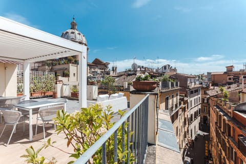 Property building, Balcony/Terrace, City view