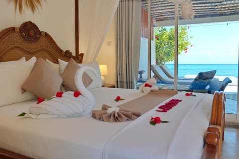Bed, Bedroom, Sea view
