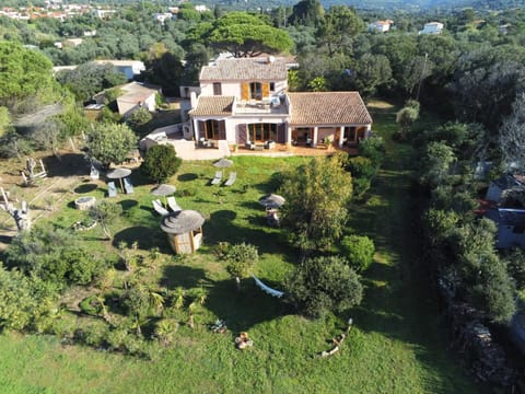 Property building, Bird's eye view, Garden