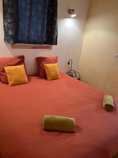 Appart plein centre lit King size , canapé lit et wifi Apartment in Barcelonnette
