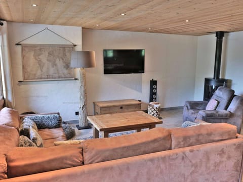 Superbe 5 pièces rénové avec sauna, hammam, jacuzzi, proche télécabines et village, idéal 12/14 pers. - FR-1-458-101 Cabin in Le Grand-Bornand