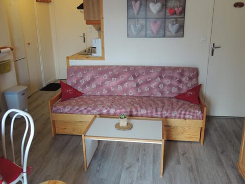 F2 Le Corbier aux pieds des pistes, commerces et esf Apartment in Villarembert