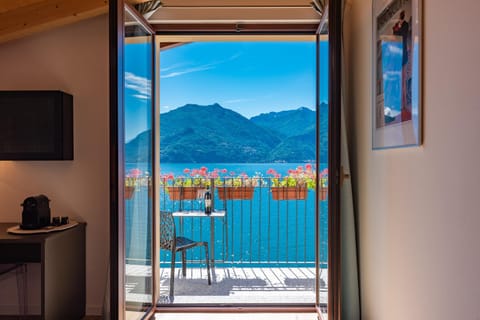 View (from property/room), Balcony/Terrace, Mountain view