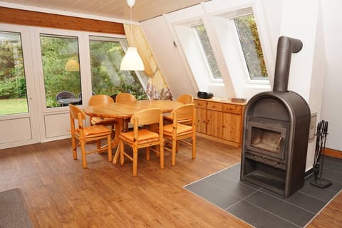 Zeltdachhaus mit W LAN sehr strand House in Damp