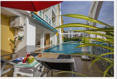 Pool view, Swimming pool