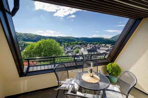 Balcony/Terrace, Mountain view