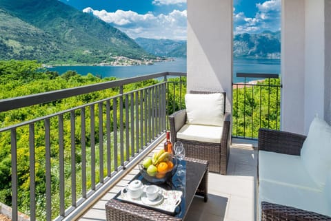 Balcony/Terrace, Mountain view, Sea view