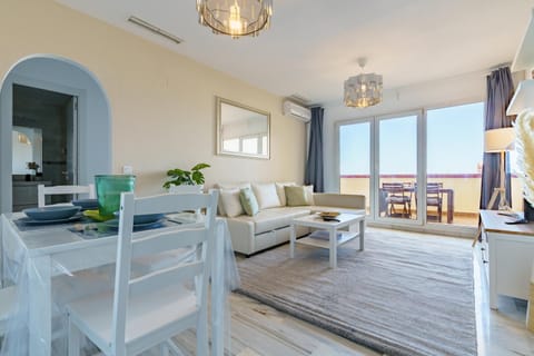 Chic Beachfront Flat with Amazing Sea Views and Private Indoor Parking Apartment in Benalmadena