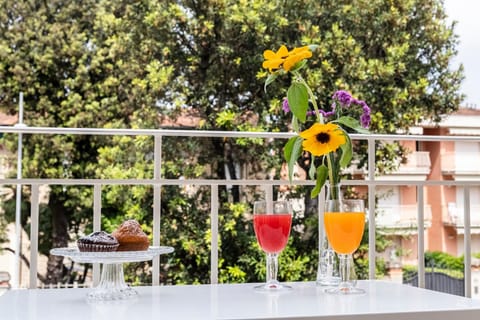Balcony/Terrace, Drinks