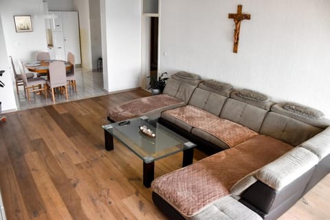 Beautiful place near the sea Apartment in Podstrana