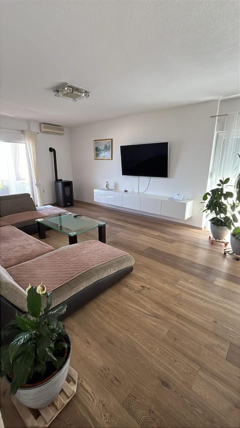 Beautiful place near the sea Apartment in Podstrana