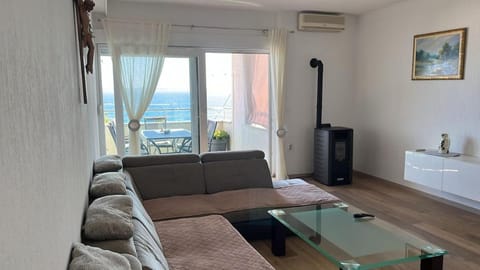 Beautiful place near the sea Apartment in Podstrana