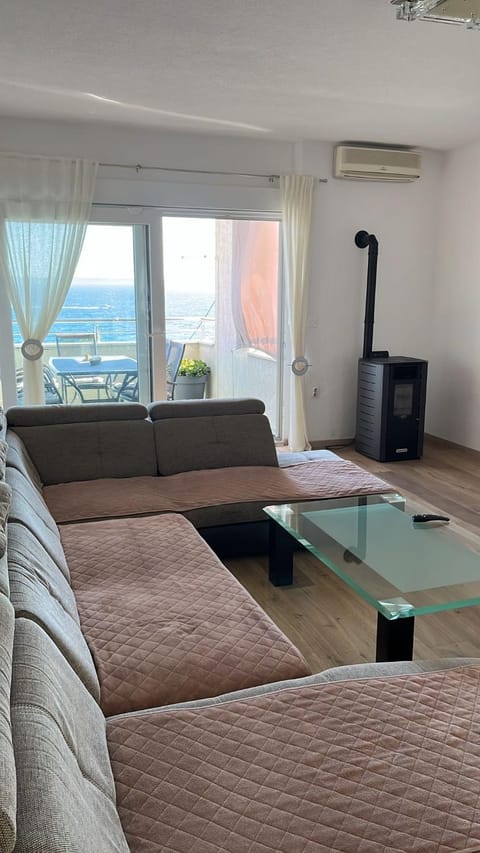 Beautiful place near the sea Apartment in Podstrana