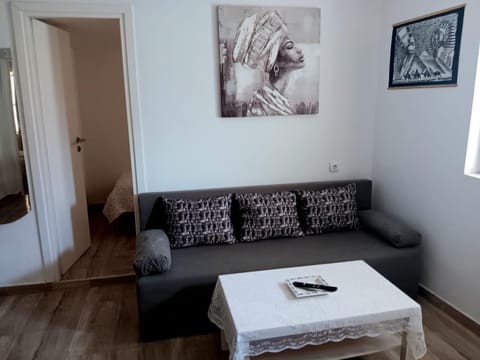 Babaloo Beach Apartments Apartment in Šibenik-Knin County, Croatia