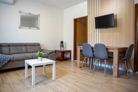 Living room, air conditioner