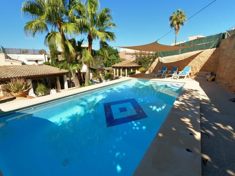 Pool view, Swimming pool, sunbed
