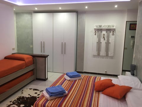 Bed, Photo of the whole room, Bedroom, wardrobe