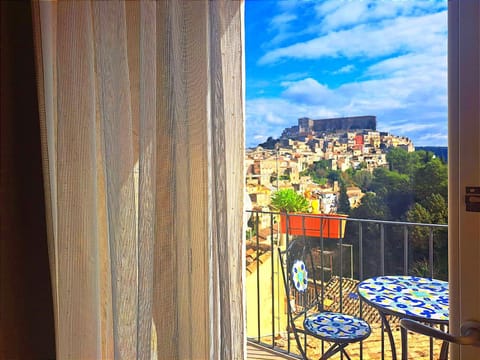 Patio, Day, Natural landscape, View (from property/room), Balcony/Terrace, Balcony/Terrace, Dining area, City view, Mountain view