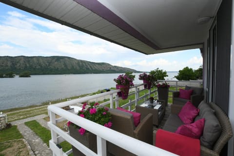 Vila Kozokic House in Serbia