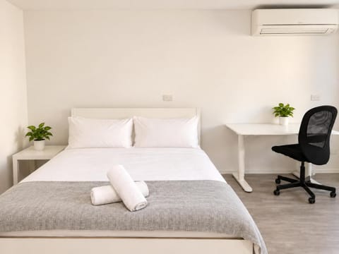 Bed, Bedroom, air conditioner