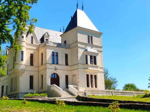 Chateau des Berangers Villa in Auvergne-Rhône-Alpes
