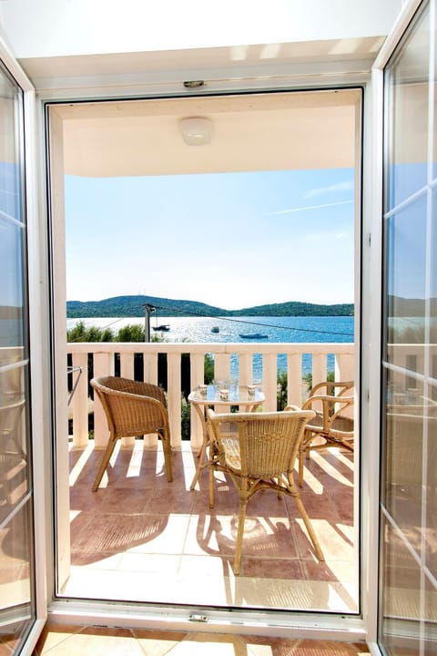 Balcony/Terrace, River view