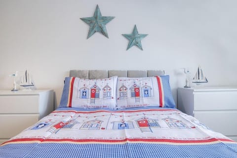 Cleethorpes Holiday Home SLEEPS 6 House in Cleethorpes