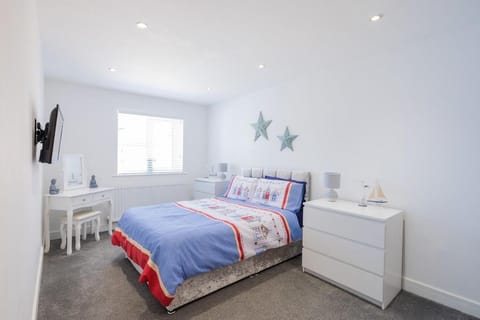 Cleethorpes Holiday Home SLEEPS 6 House in Cleethorpes