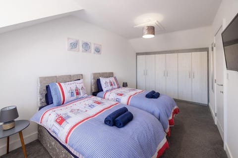 Cleethorpes Holiday Home SLEEPS 6 House in Cleethorpes