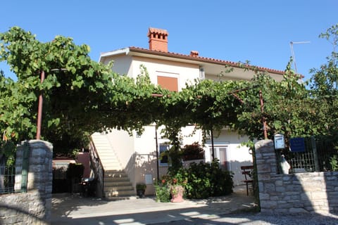 Lori Apartment in Fažana